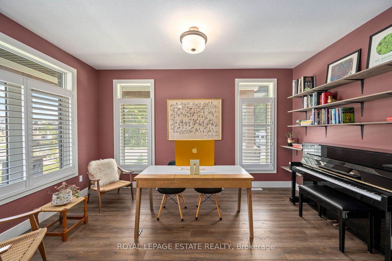 Listing Image 10