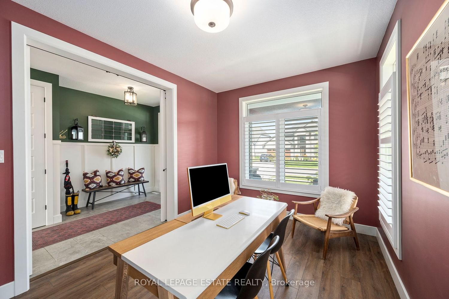 Listing Image 11