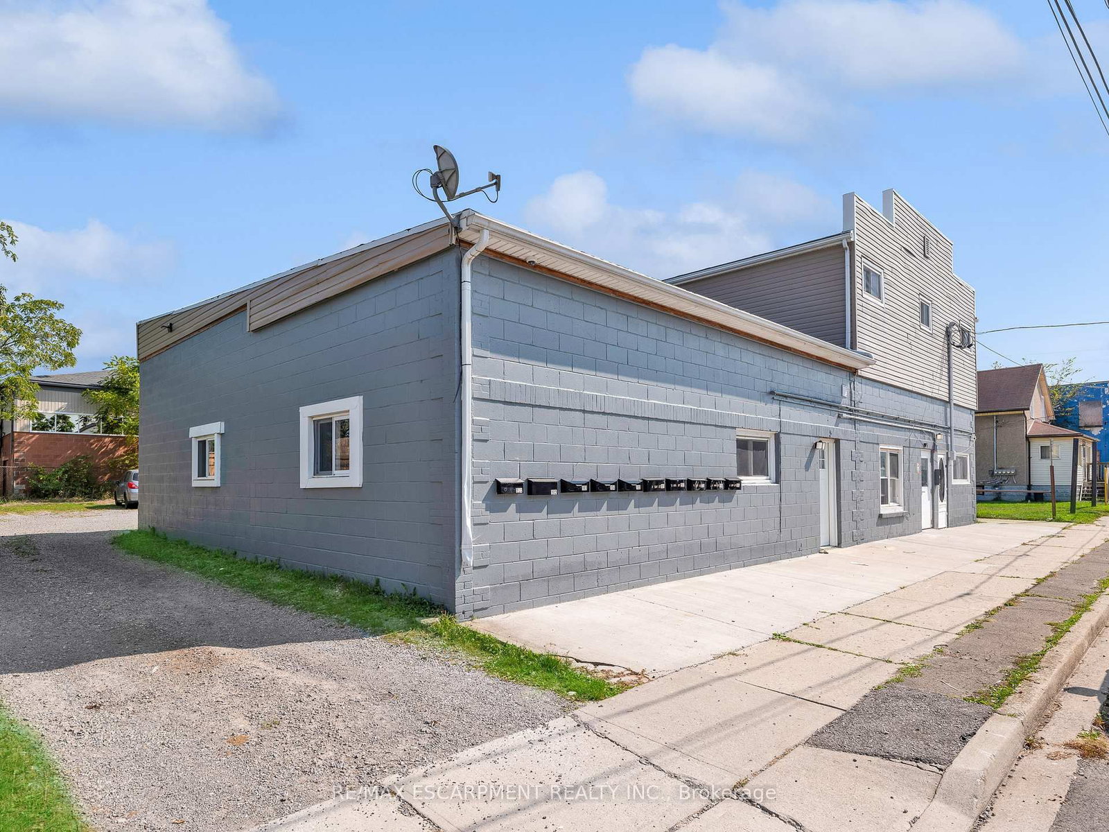Listing Image 3