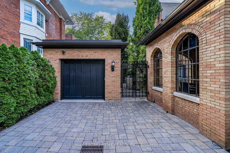 125 Aberdeen Ave, Hamilton, L8P 2P3 | Image 3