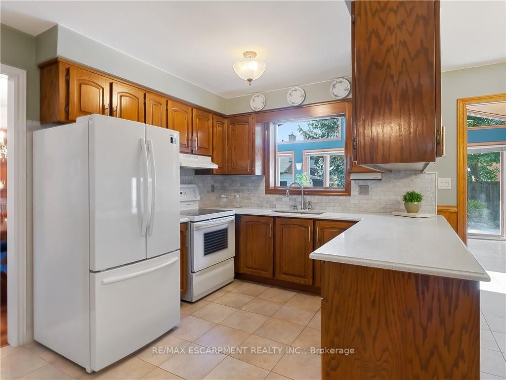 Listing Image 14