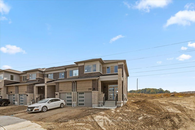 210 Histand Tr, Kitchener, N2R 1P6 | Image 2