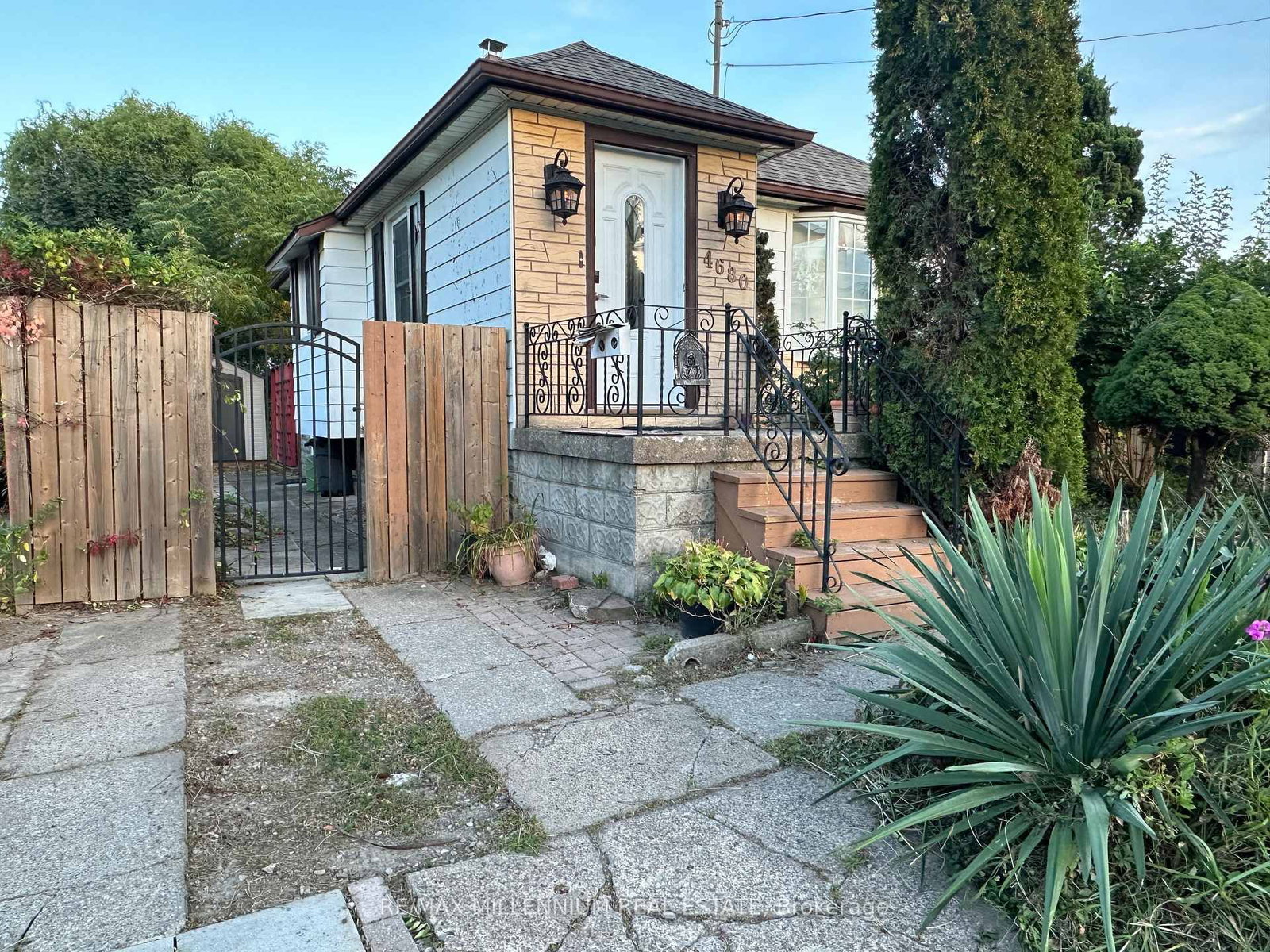 Listing photo 2