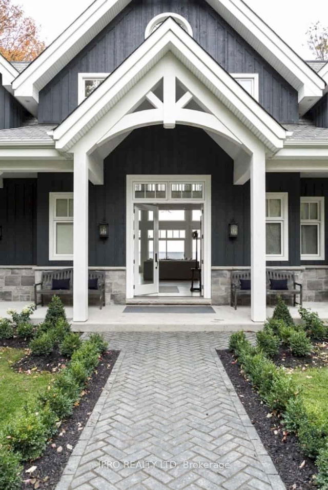 192 Hampton Crescent