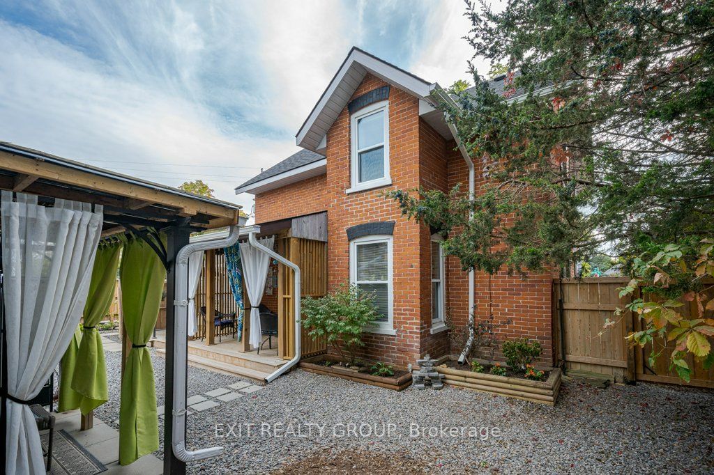 Listing Image 4