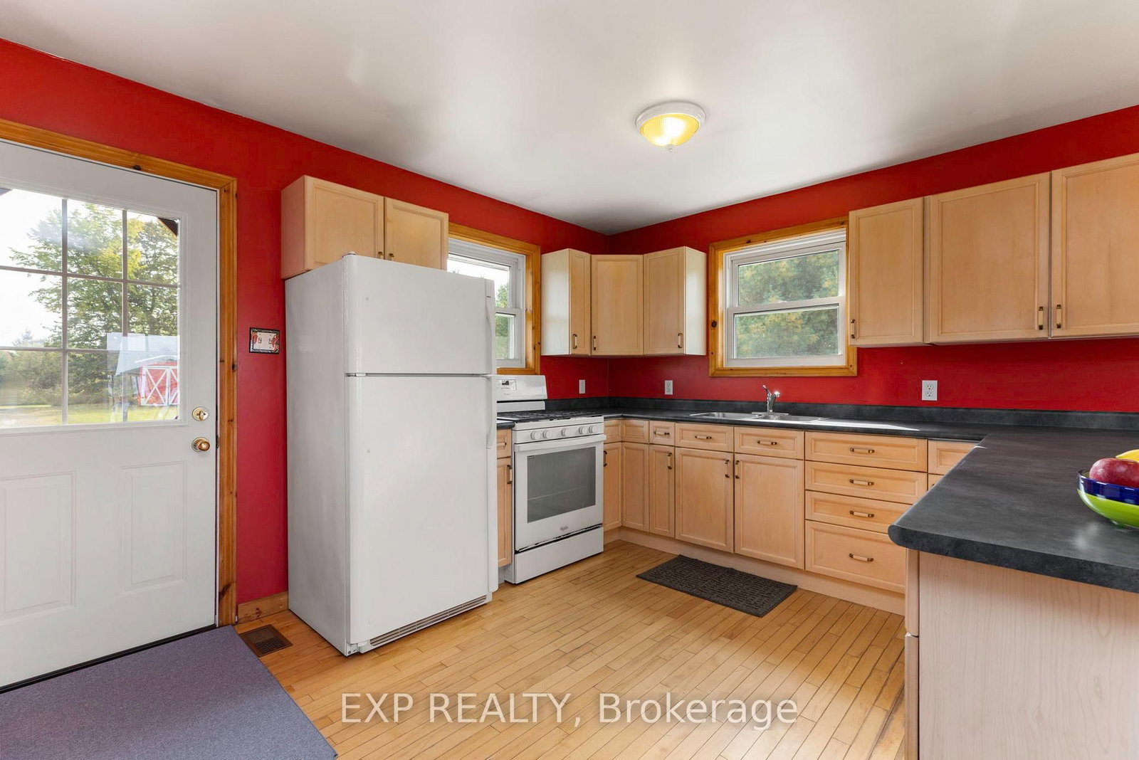 Listing Image 7