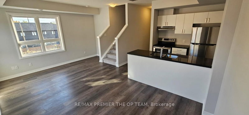 101 - 6705 Cropp St, Niagara Falls, L6P 0R6 | Image 3