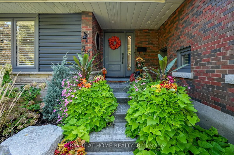 23 West Hampton Rd, St. Catharines, L2T 3E6 | Image 3
