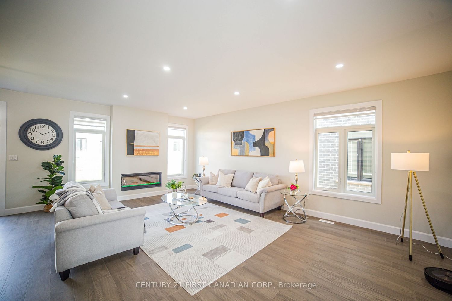 Listing Image 10