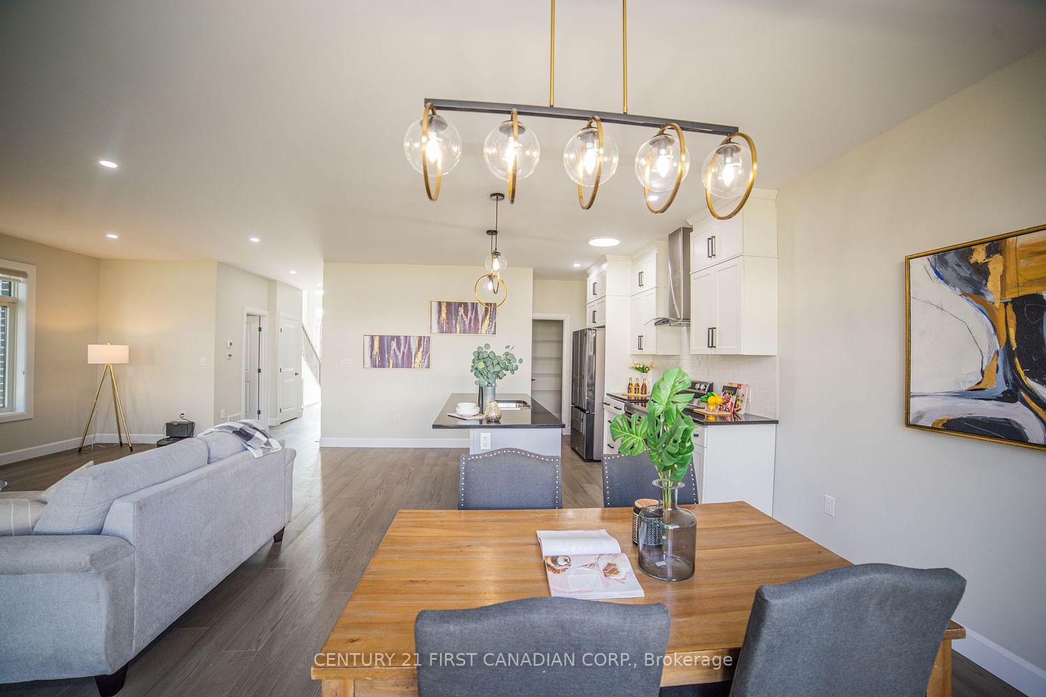 Listing Image 15