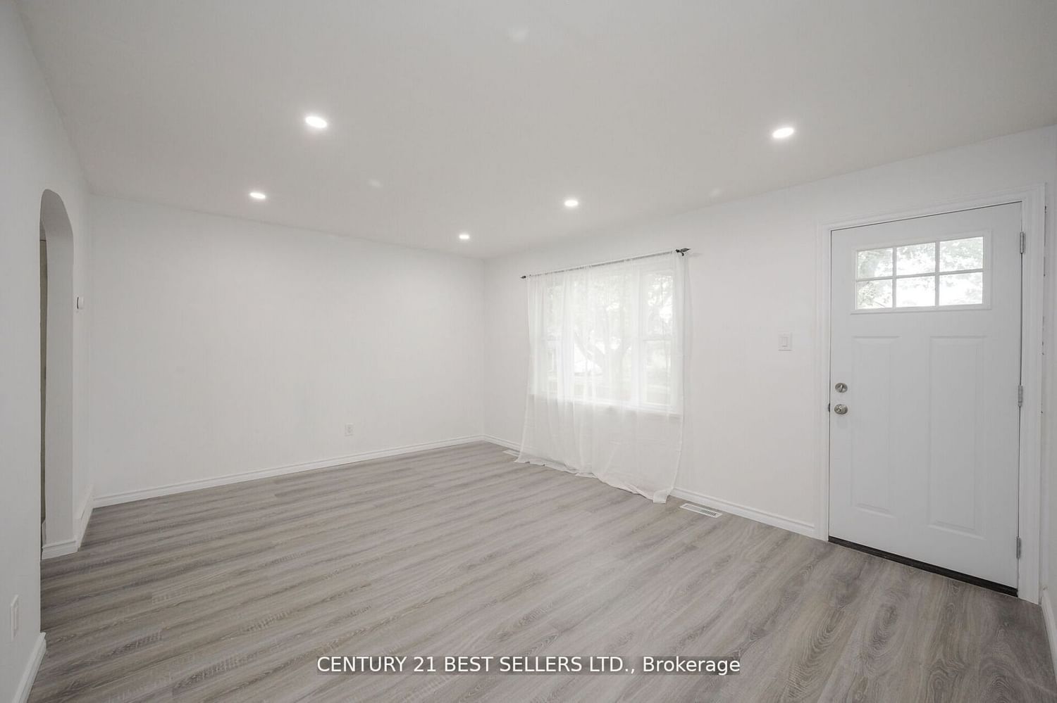 Listing Image 8