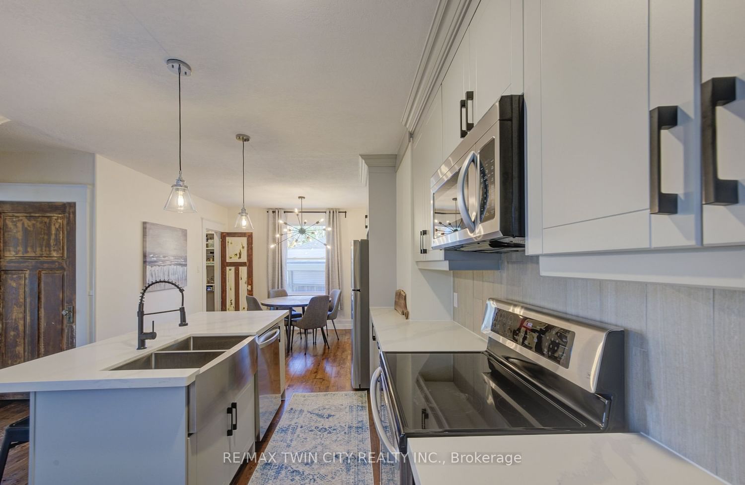 Listing Image 5