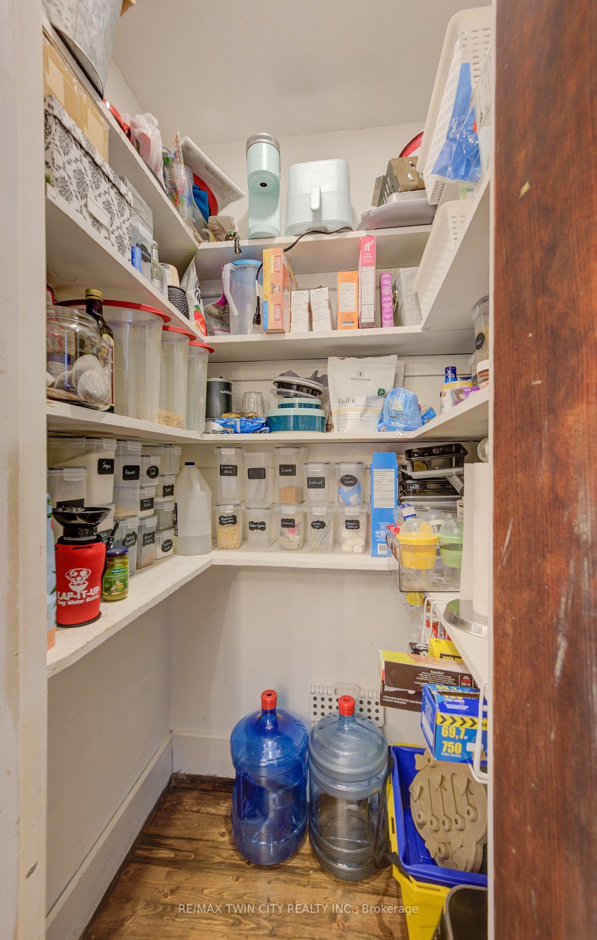 Listing Image 6