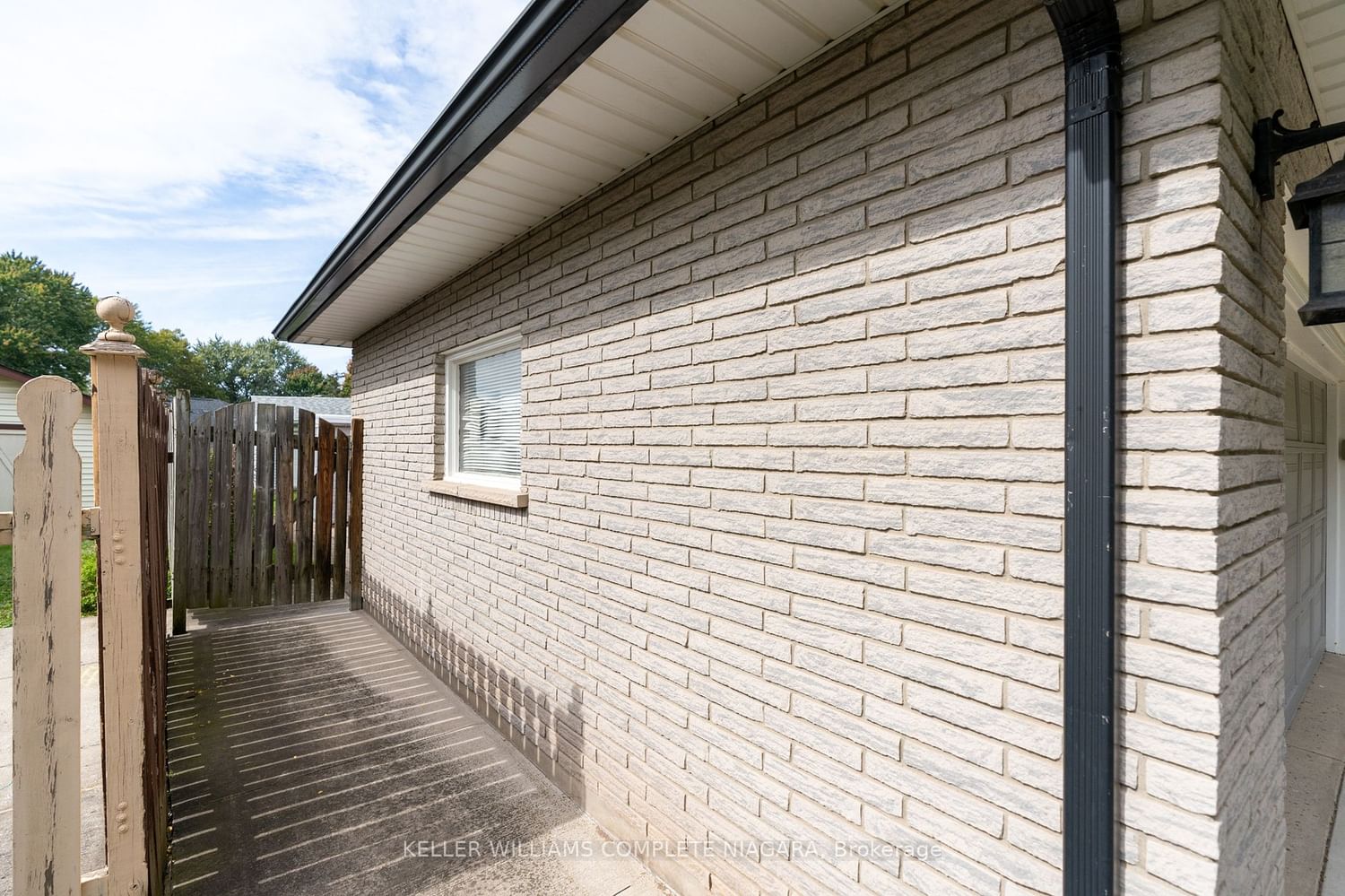 Listing Image 27