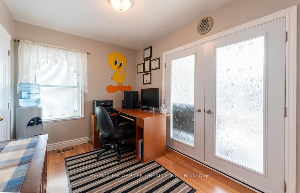 Listing Image 13