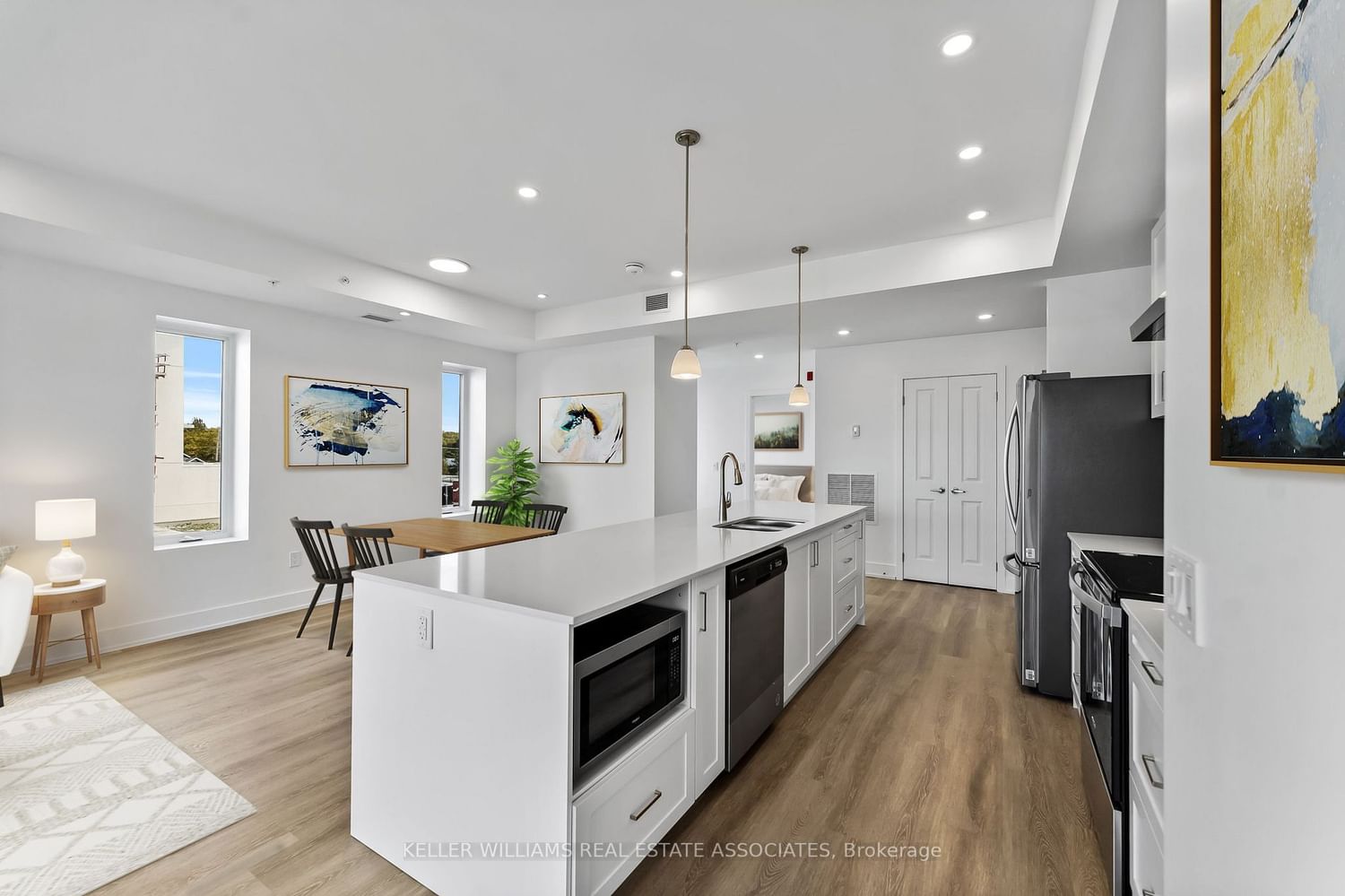 Listing Image 15