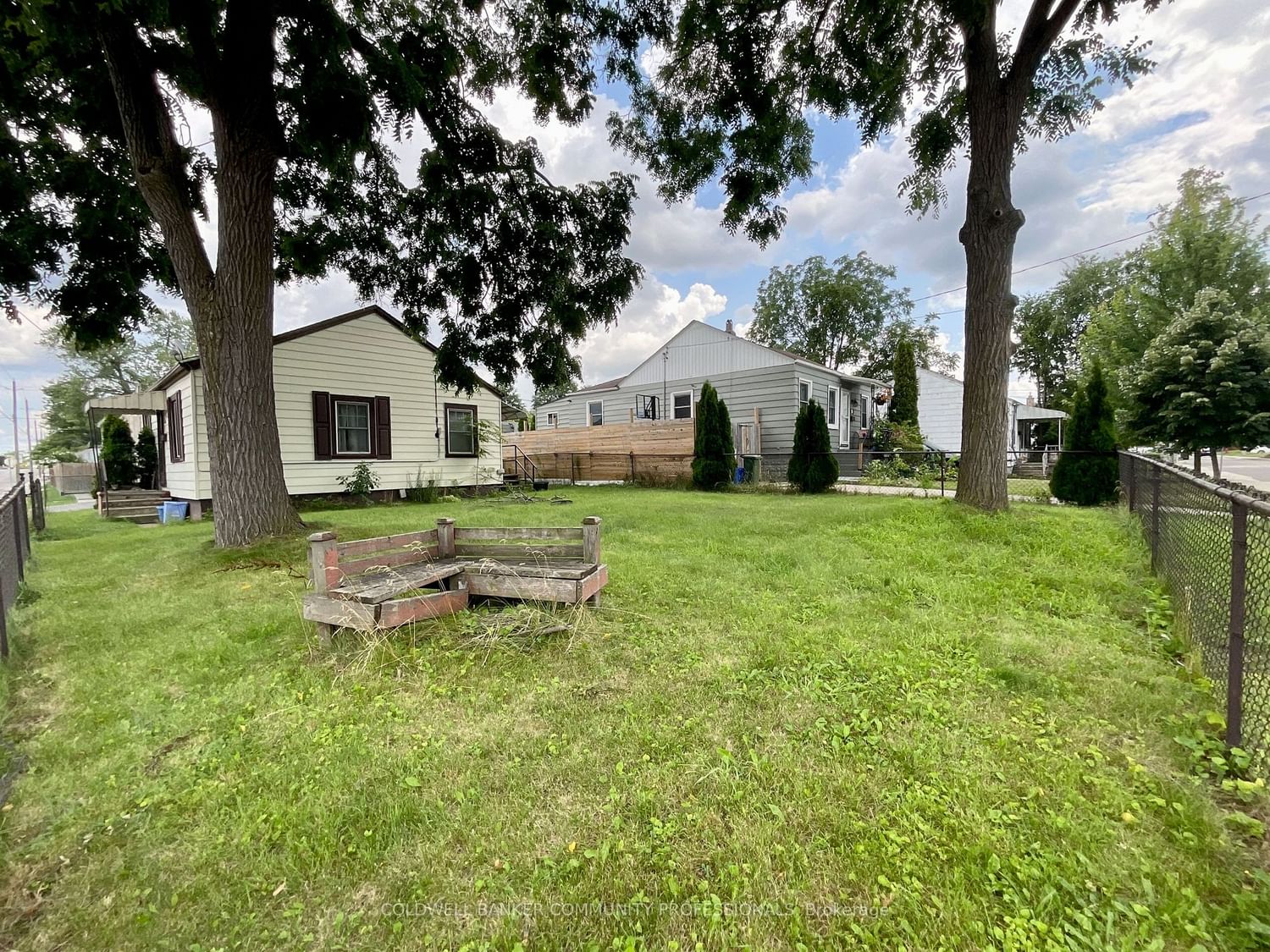 Listing Image 3