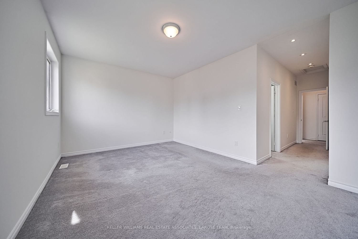 Listing Image 30