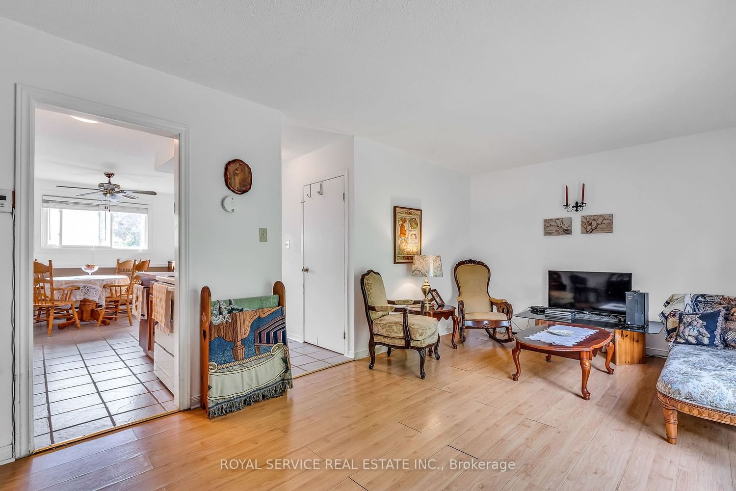 Listing Image 7