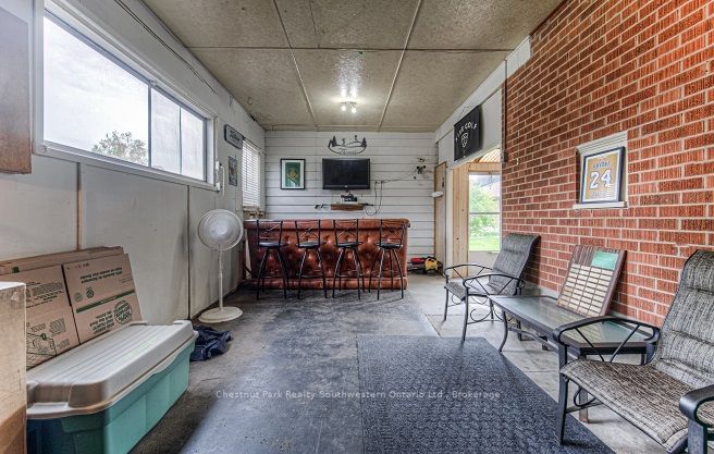 Listing Image 14
