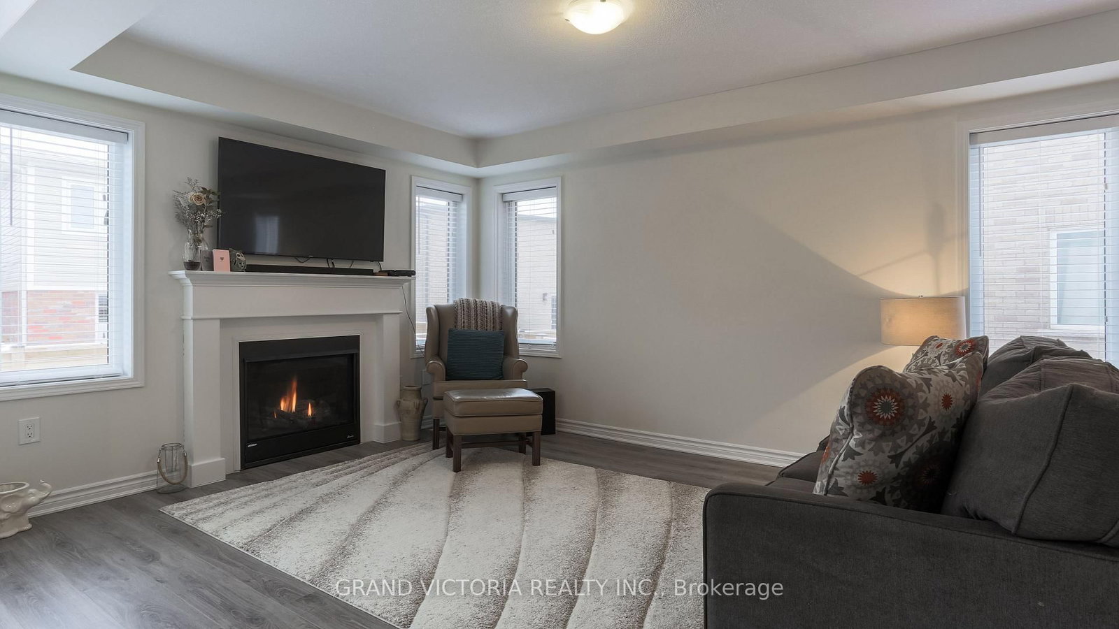 Listing Image 16