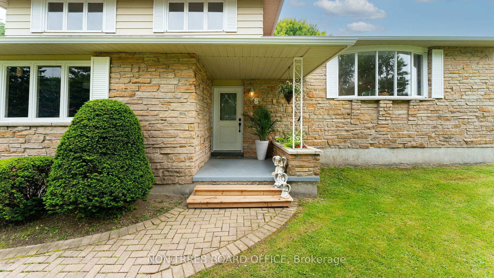 Listing Image 7