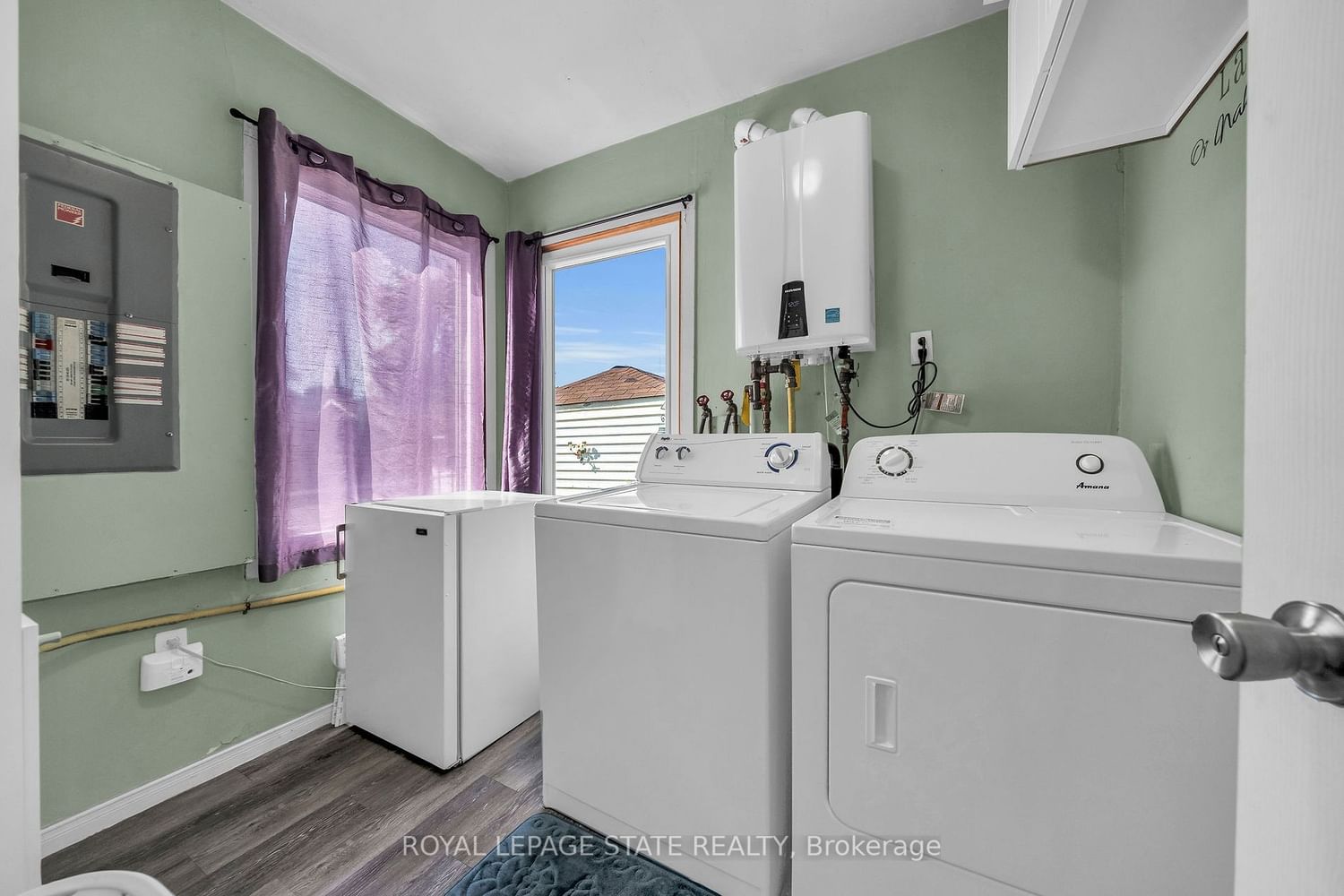 Listing Image 12