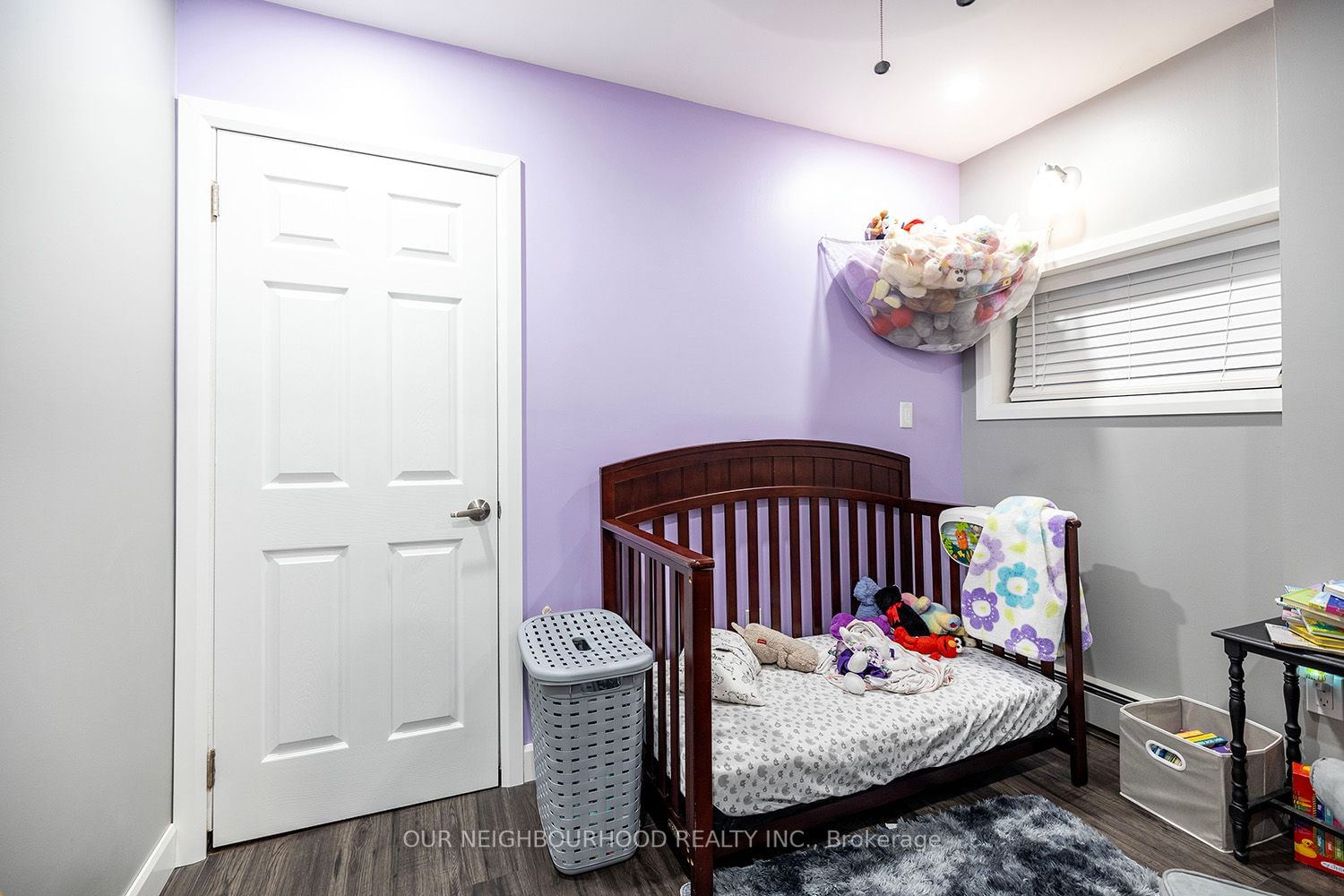 Listing Image 9