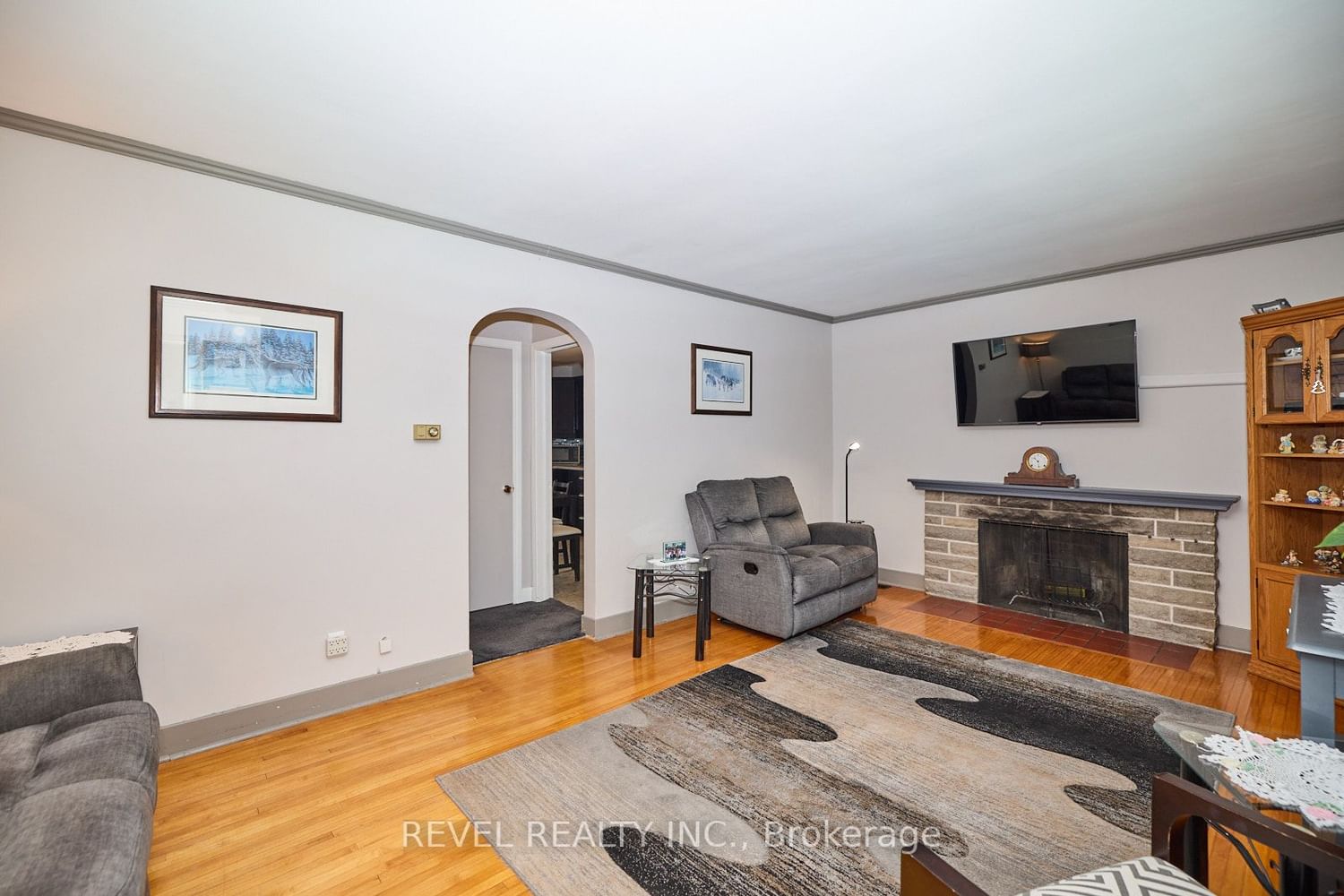 Listing photo 5