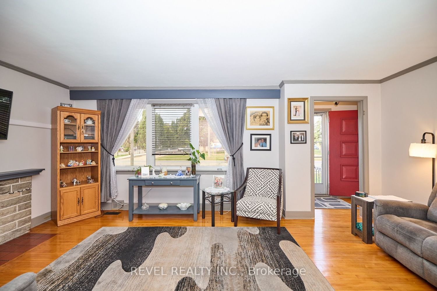Listing Image 6