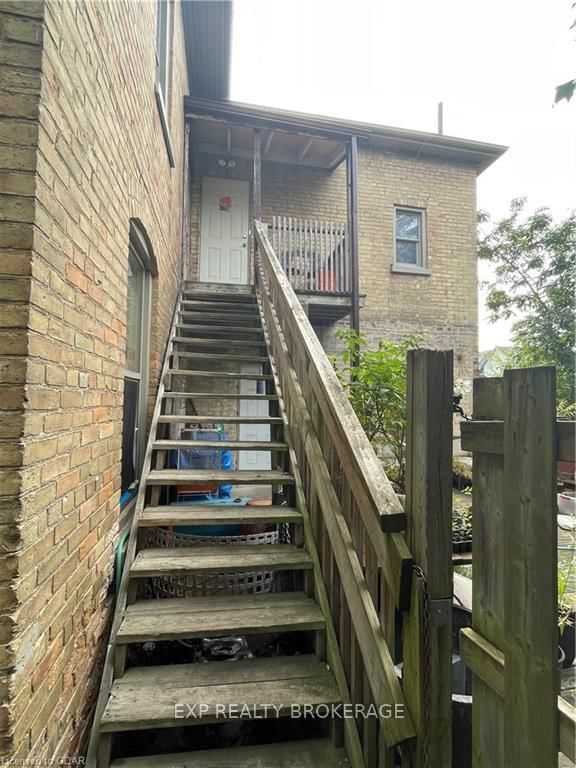 12 Fleet St, Brantford, N3T 3S7 | Image 2