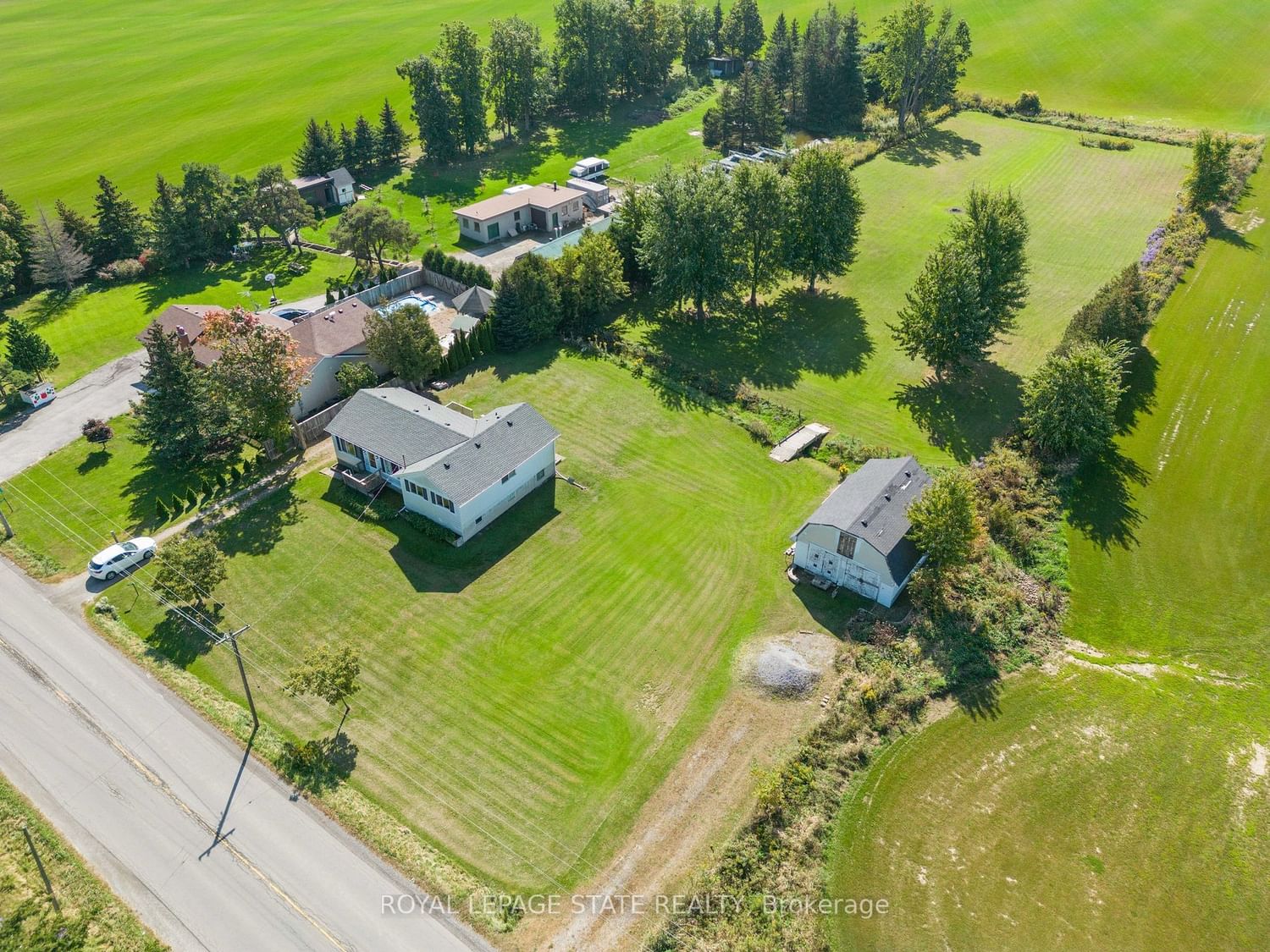 Listing Image 4