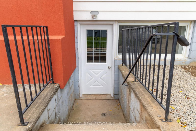 251 King St E, Hamilton, L8G 1L9 | Image 2