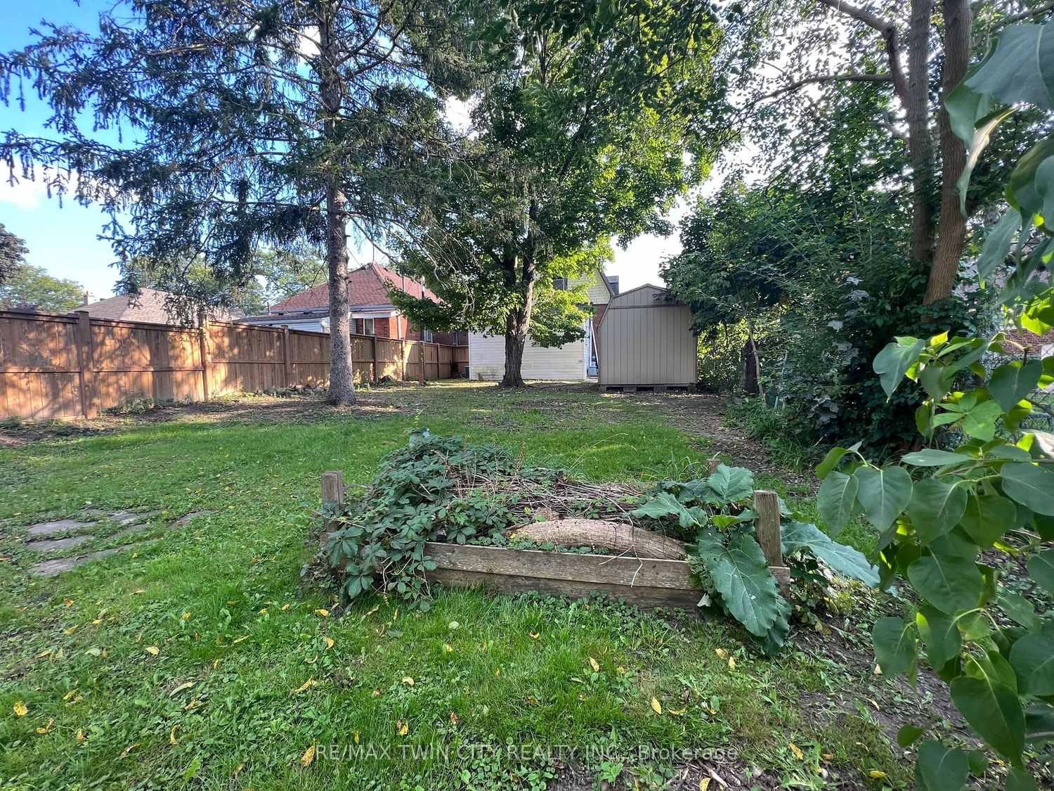 Listing Image 7