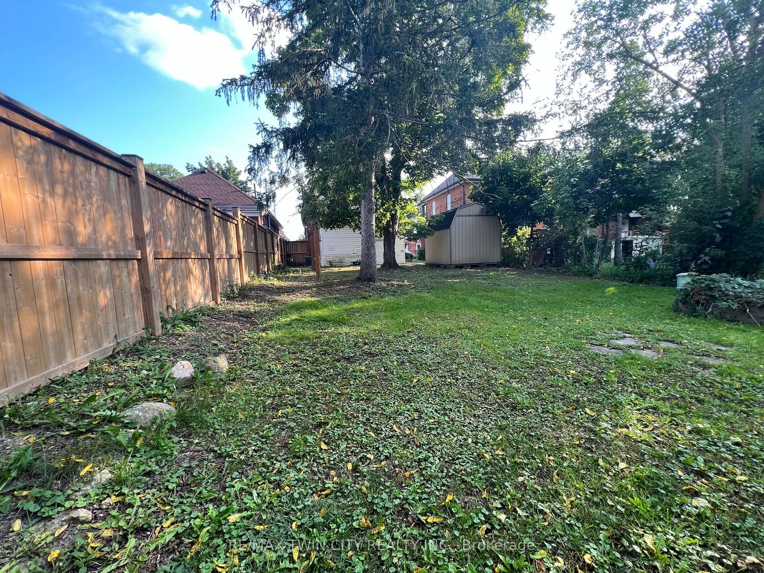 Listing Image 8