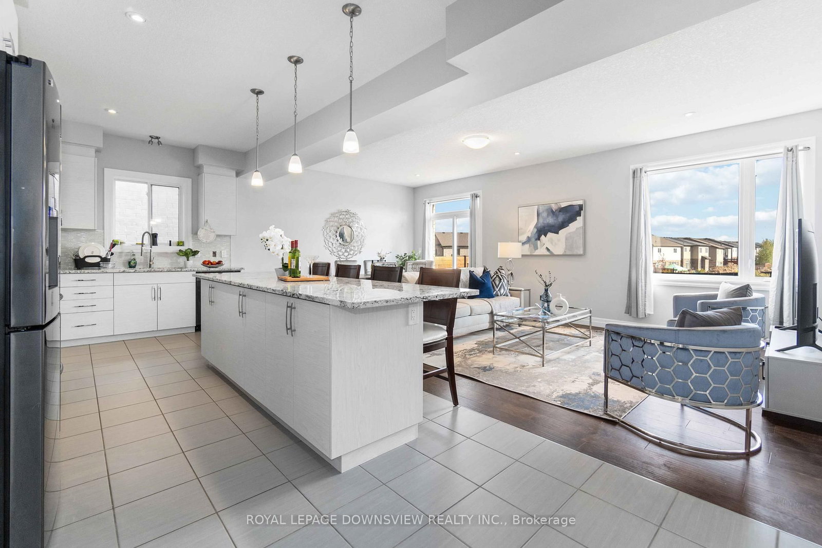 Listing Image 11