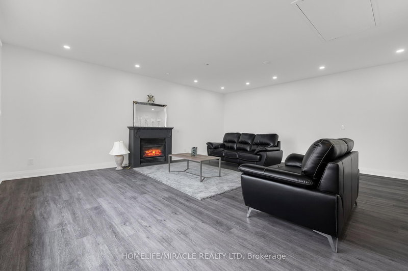 3035 Niagara Pkwy, Fort Erie, L2A 5M4 | Image 3