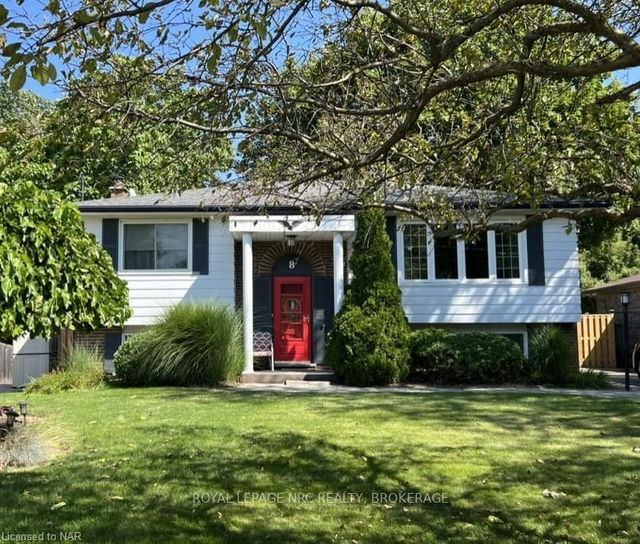 8 TUDOR GATE Place