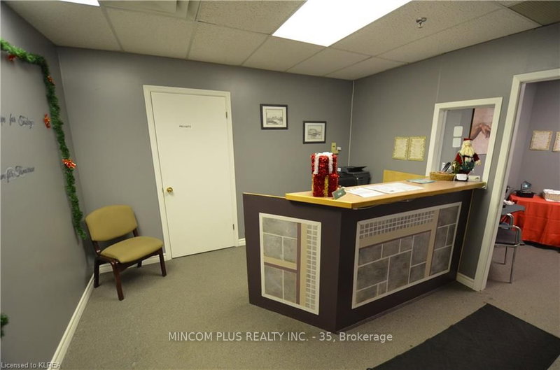 214 - 55 Mary St W, Kawartha Lakes, K9V 5Z6 | Image 2