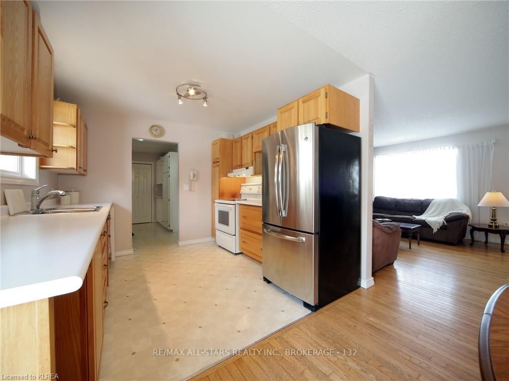 Listing Image 6