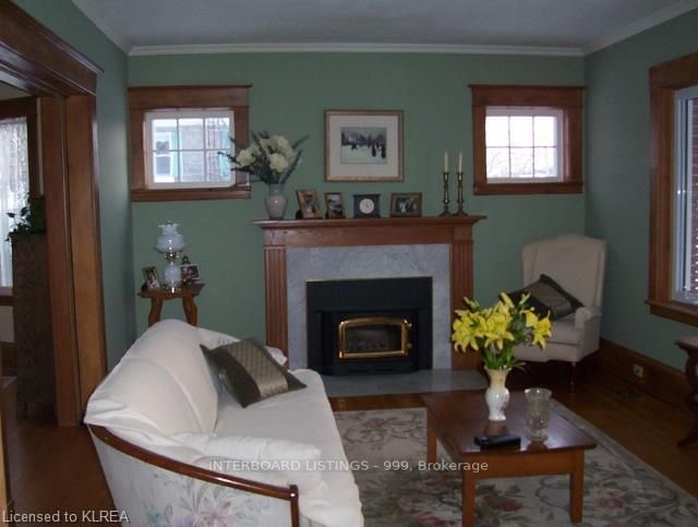 Listing Image 7