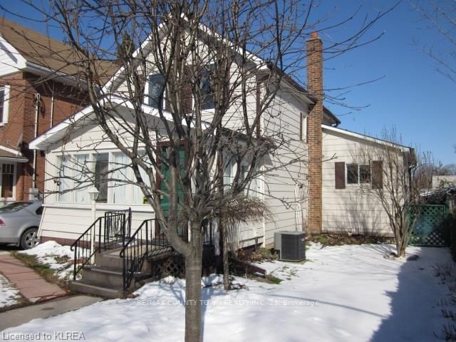 Listing photo 2
