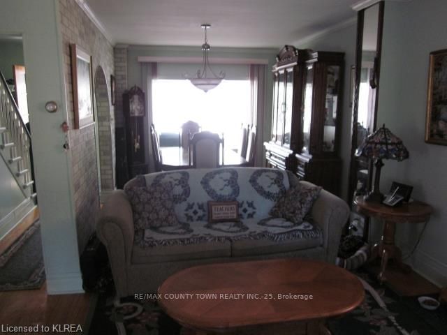 Listing photo 3