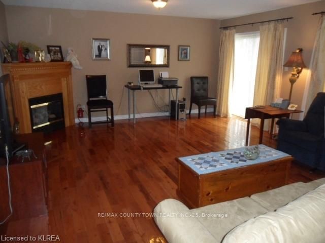 Listing Image 7