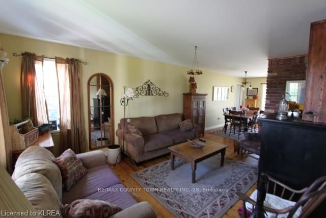 Listing Image 7
