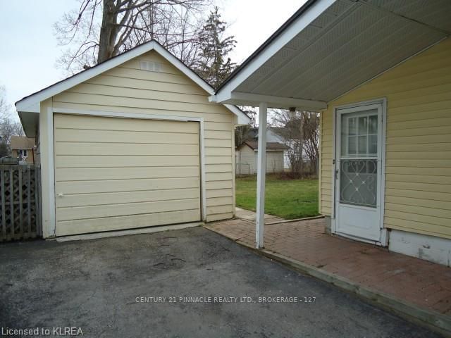 Listing Image 3