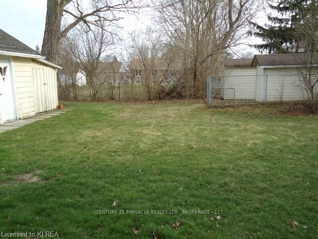 Listing Image 4