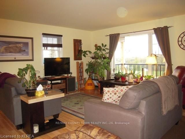 Listing Image 3
