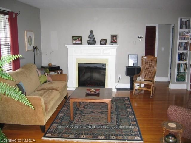 Listing Image 3