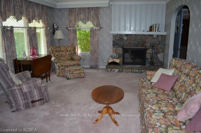 Listing Image 5